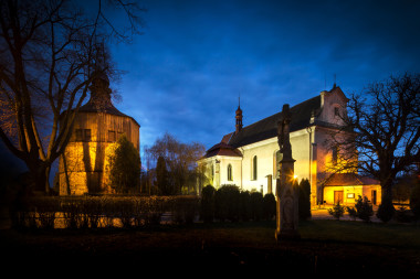 Vypleněný klášter Sezemice