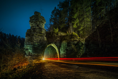 Mnich, Pekařova brána a nejkratší tunel