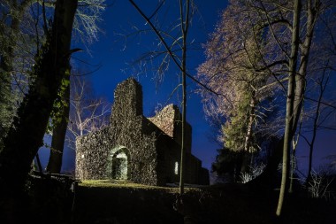 Tvrz a její poklad, Svojšice