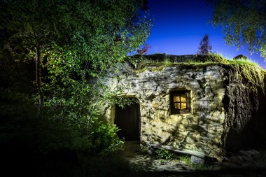 Zderaz skalní obydlí