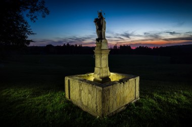 Od živých mezi mrtvé a zpět