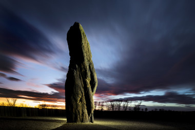 Menhir Kamenný pastýř u Klobuk